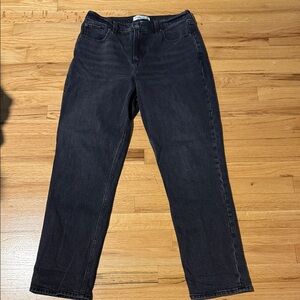 Abercrombie & Fitch Black Wash Curve Love Straight Leg Mid Rise Women’s Jeans